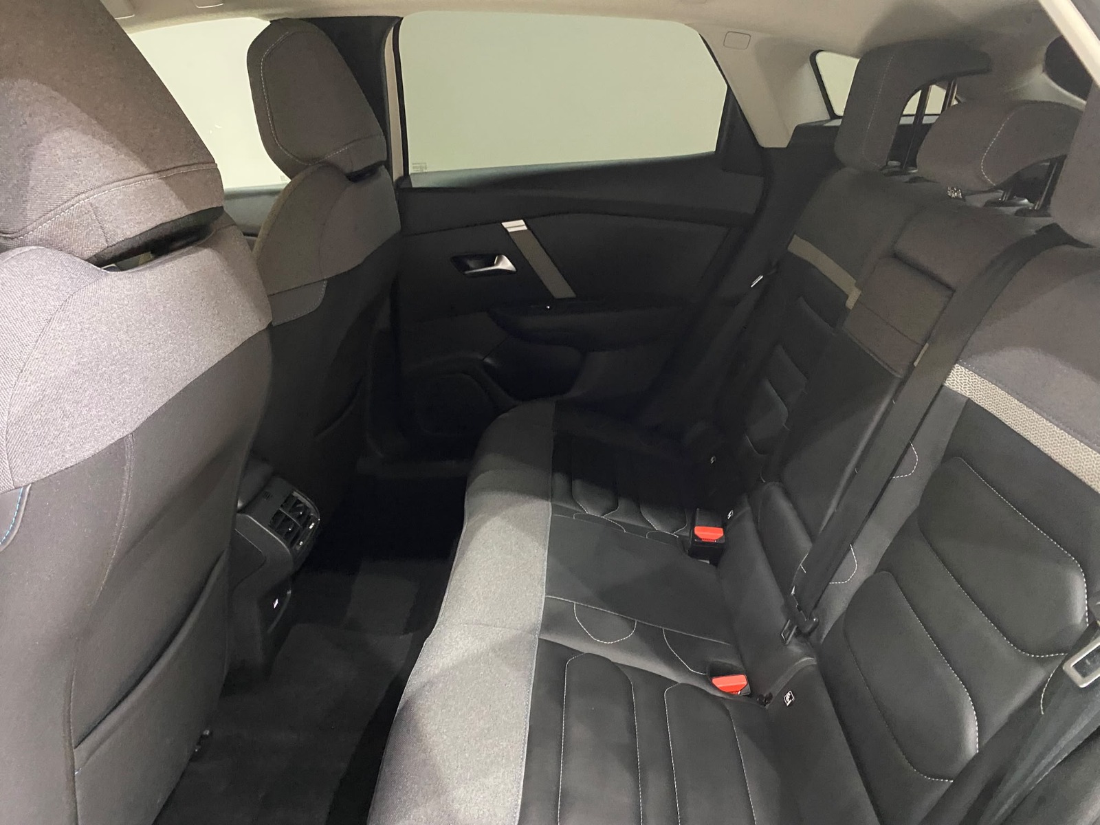 2023 Benzin Otomatik Citroen C4 Beyaz Gürel Tasarım Aksesuar Otomotiv San. Tic. Ltd. Şti.