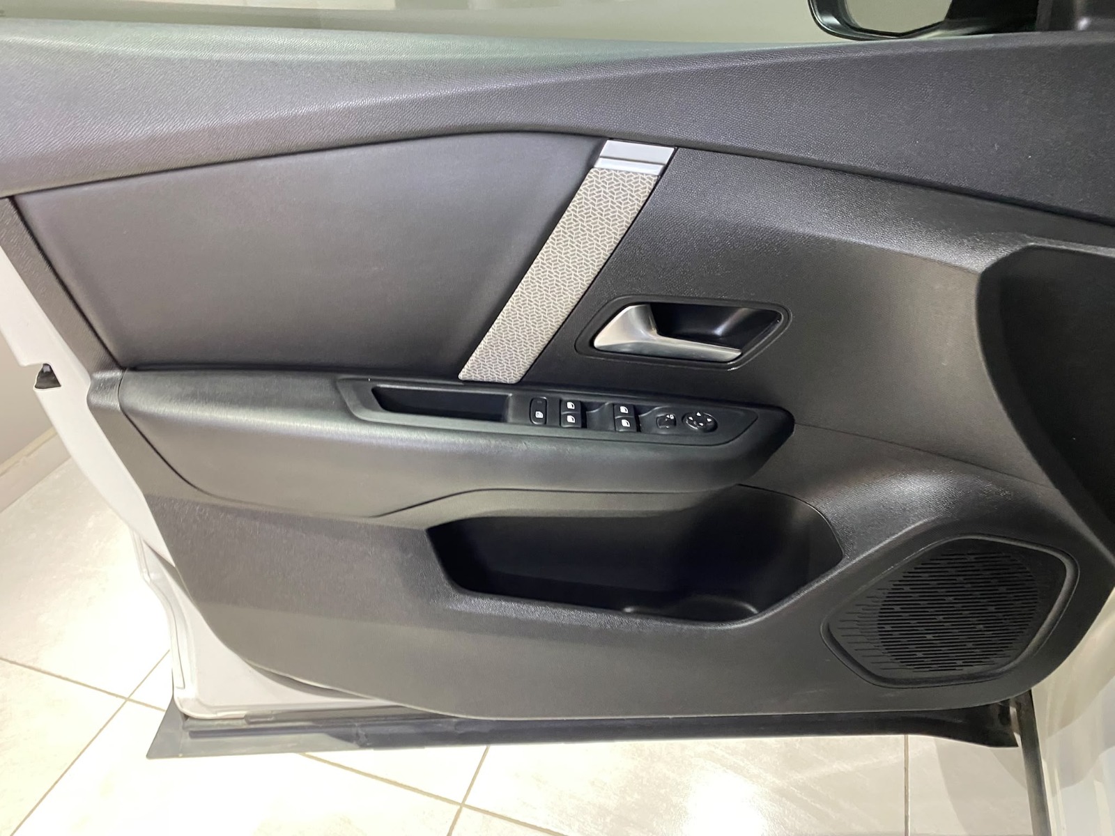 2023 Benzin Otomatik Citroen C4 Beyaz Gürel Tasarım Aksesuar Otomotiv San. Tic. Ltd. Şti.