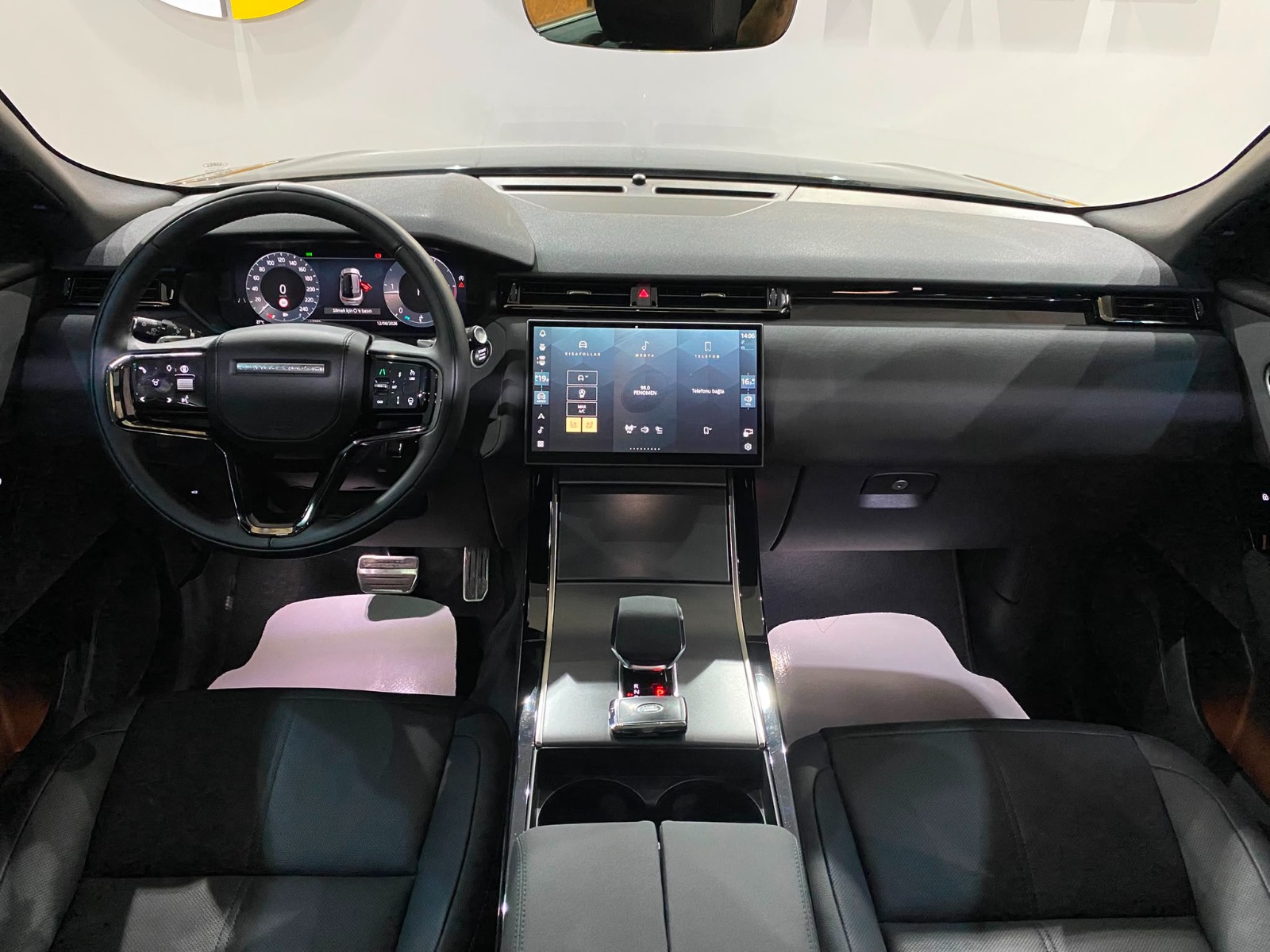 2024 Dizel Otomatik Land Rover Range Rover Velar Siyah Gürel Tasarım Aksesuar Otomotiv San. Tic. Ltd. Şti.