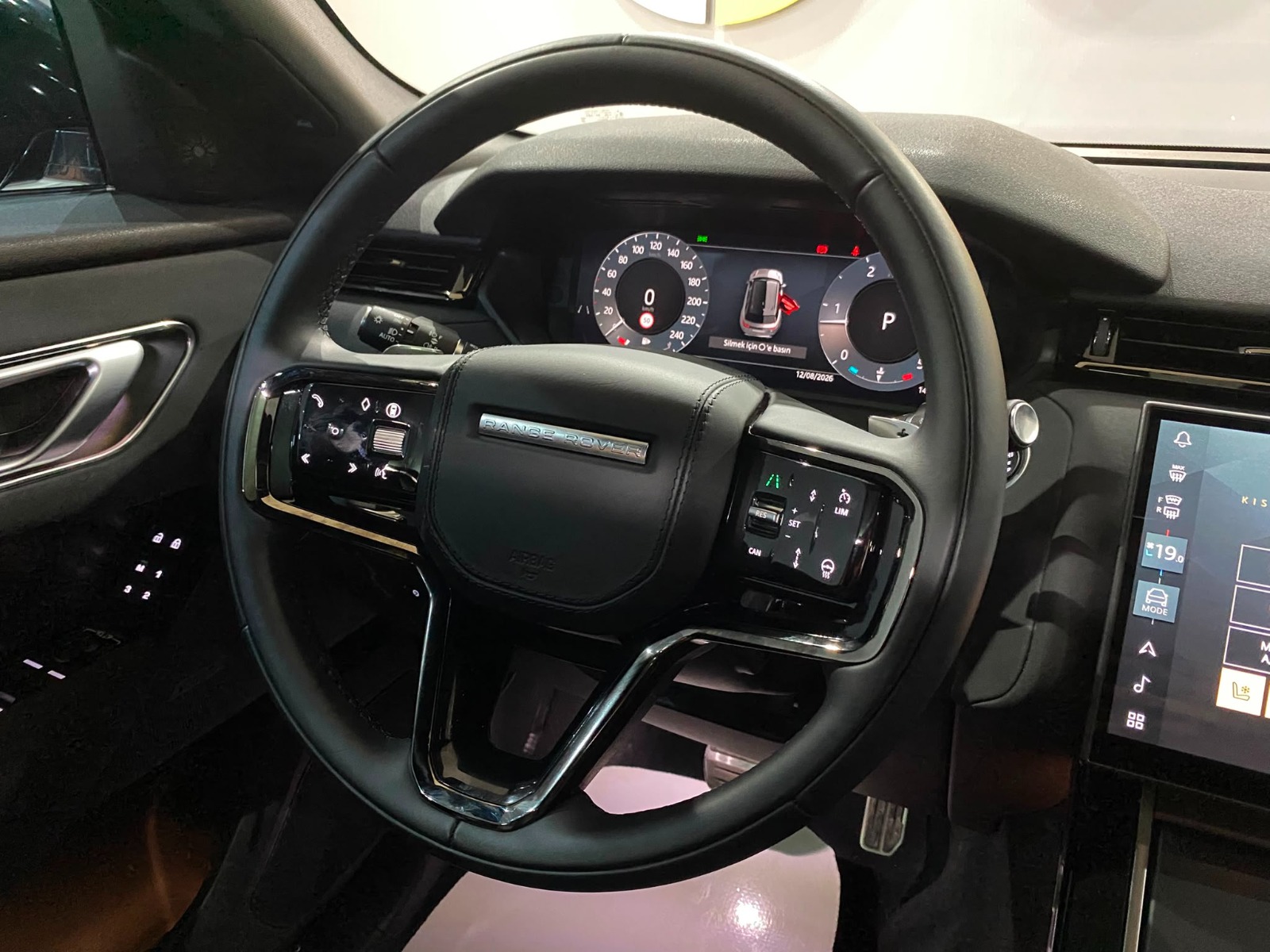2024 Dizel Otomatik Land Rover Range Rover Velar Siyah Gürel Tasarım Aksesuar Otomotiv San. Tic. Ltd. Şti.