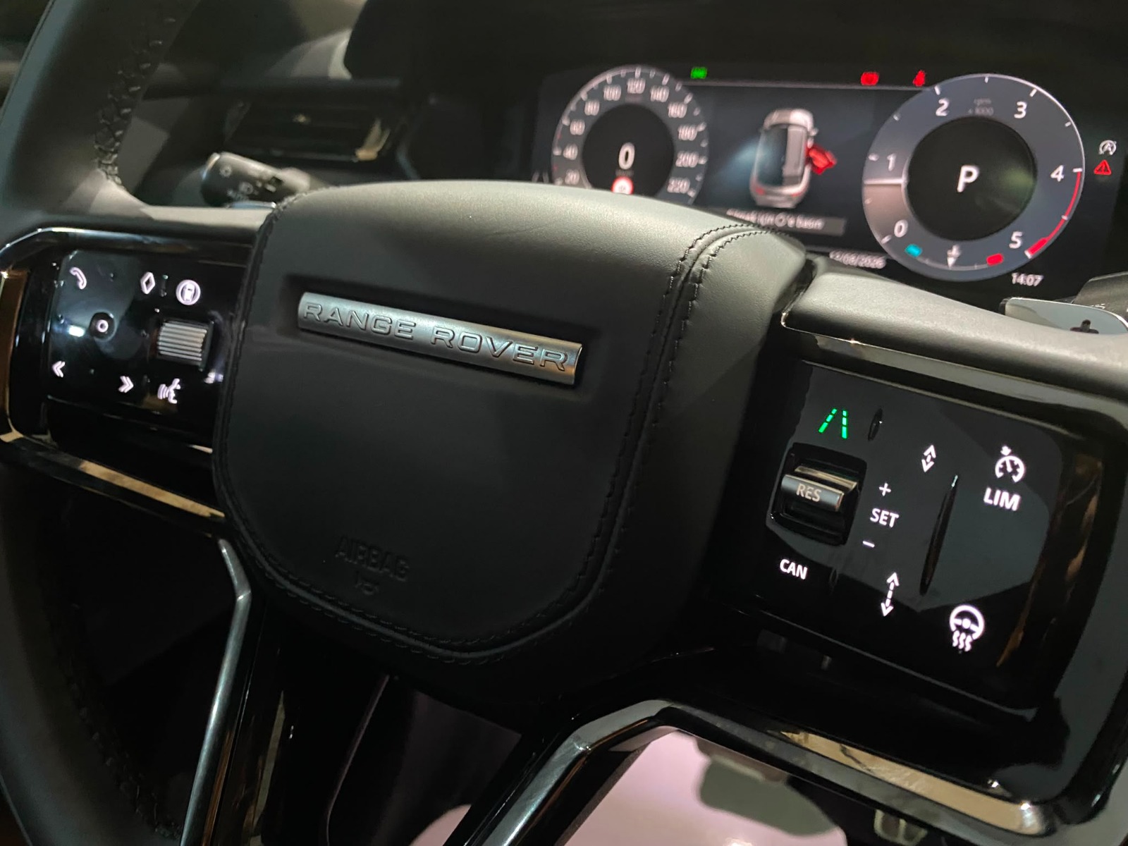 2024 Dizel Otomatik Land Rover Range Rover Velar Siyah Gürel Tasarım Aksesuar Otomotiv San. Tic. Ltd. Şti.