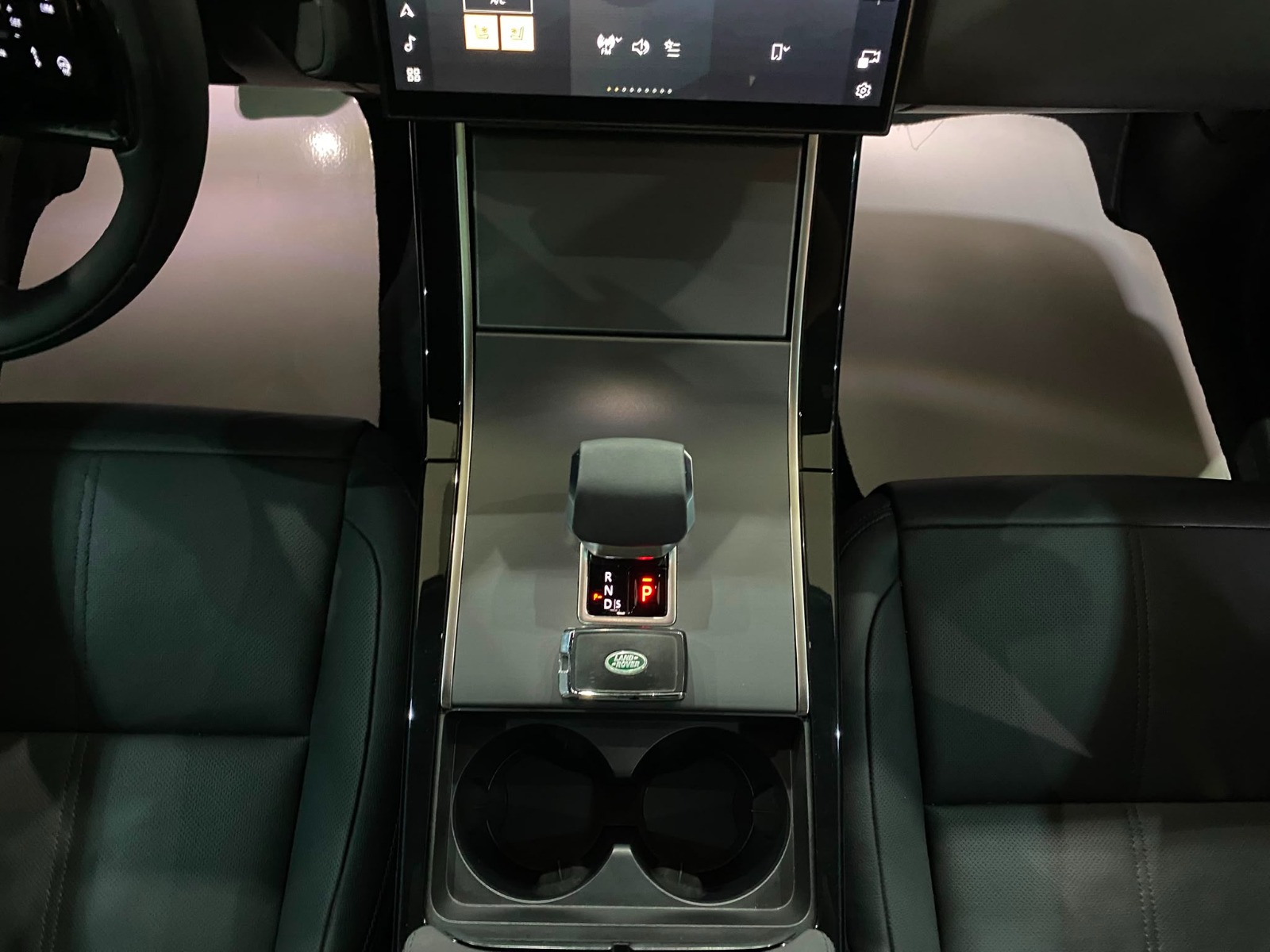 2024 Dizel Otomatik Land Rover Range Rover Velar Siyah Gürel Tasarım Aksesuar Otomotiv San. Tic. Ltd. Şti.