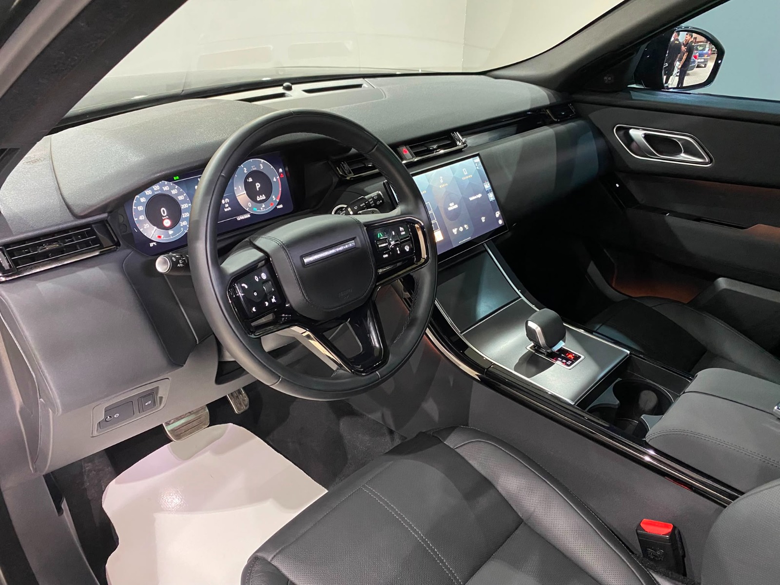 2024 Dizel Otomatik Land Rover Range Rover Velar Siyah Gürel Tasarım Aksesuar Otomotiv San. Tic. Ltd. Şti.