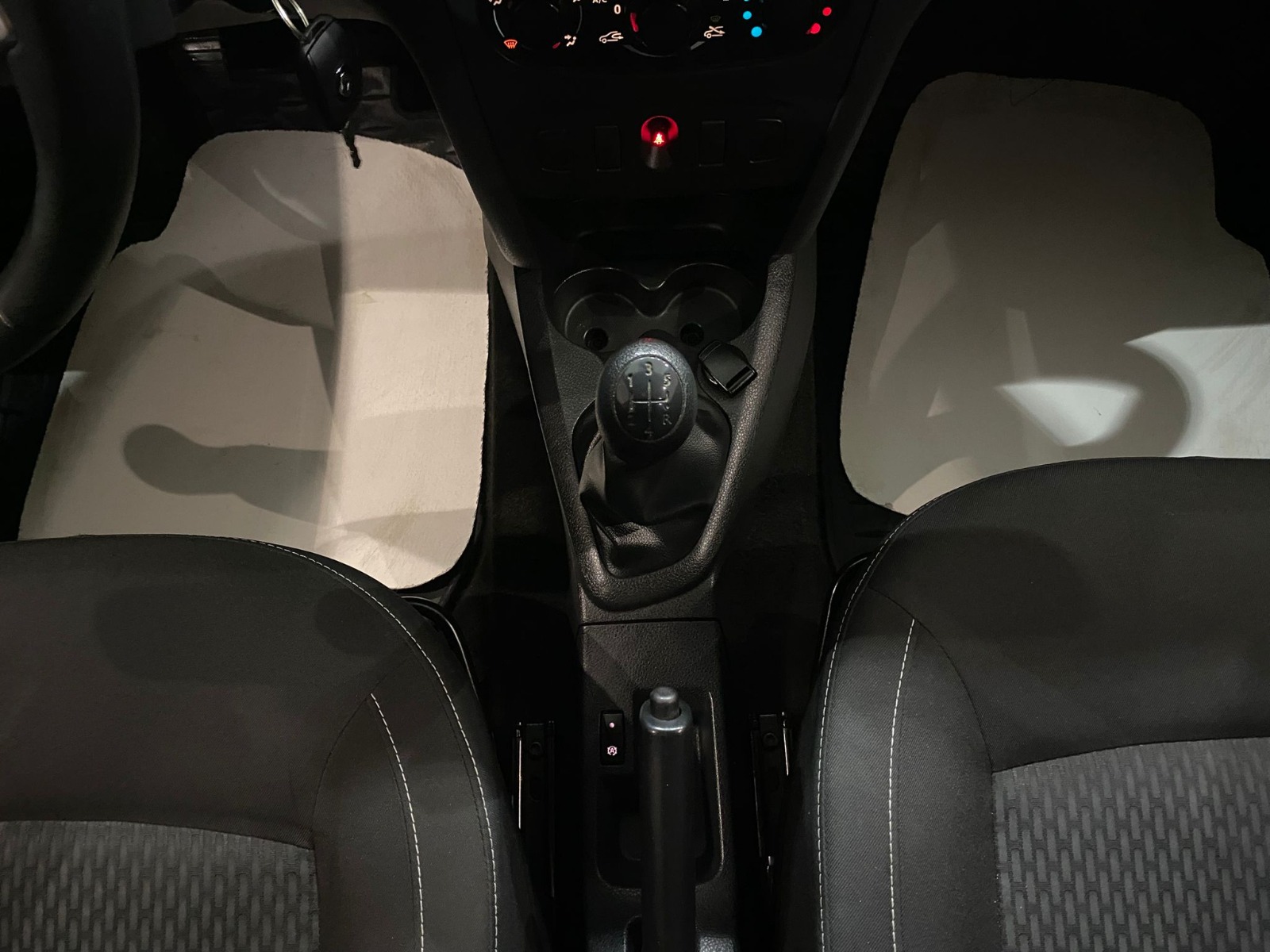 2019 Benzin Manuel Renault Symbol Beyaz Gürel Tasarım Aksesuar Otomotiv San. Tic. Ltd. Şti.