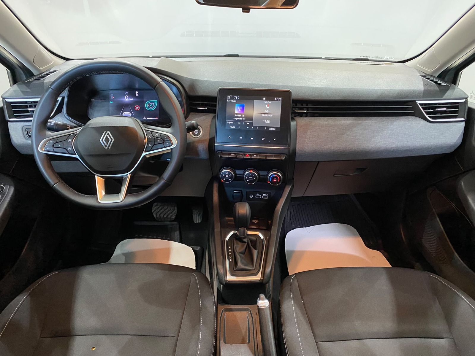 2026 Benzin Otomatik Renault Clio Gri Gürel Tasarım Aksesuar Otomotiv San. Tic. Ltd. Şti.