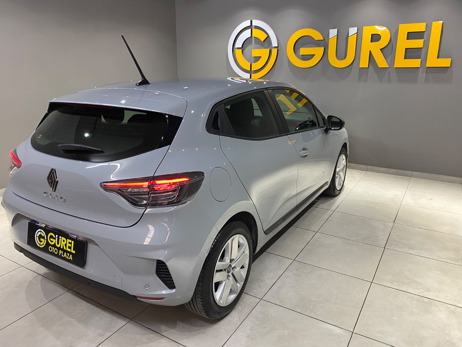 2026 Benzin Otomatik Renault Clio Gri Gürel Tasarım Aksesuar Otomotiv San. Tic. Ltd. Şti.