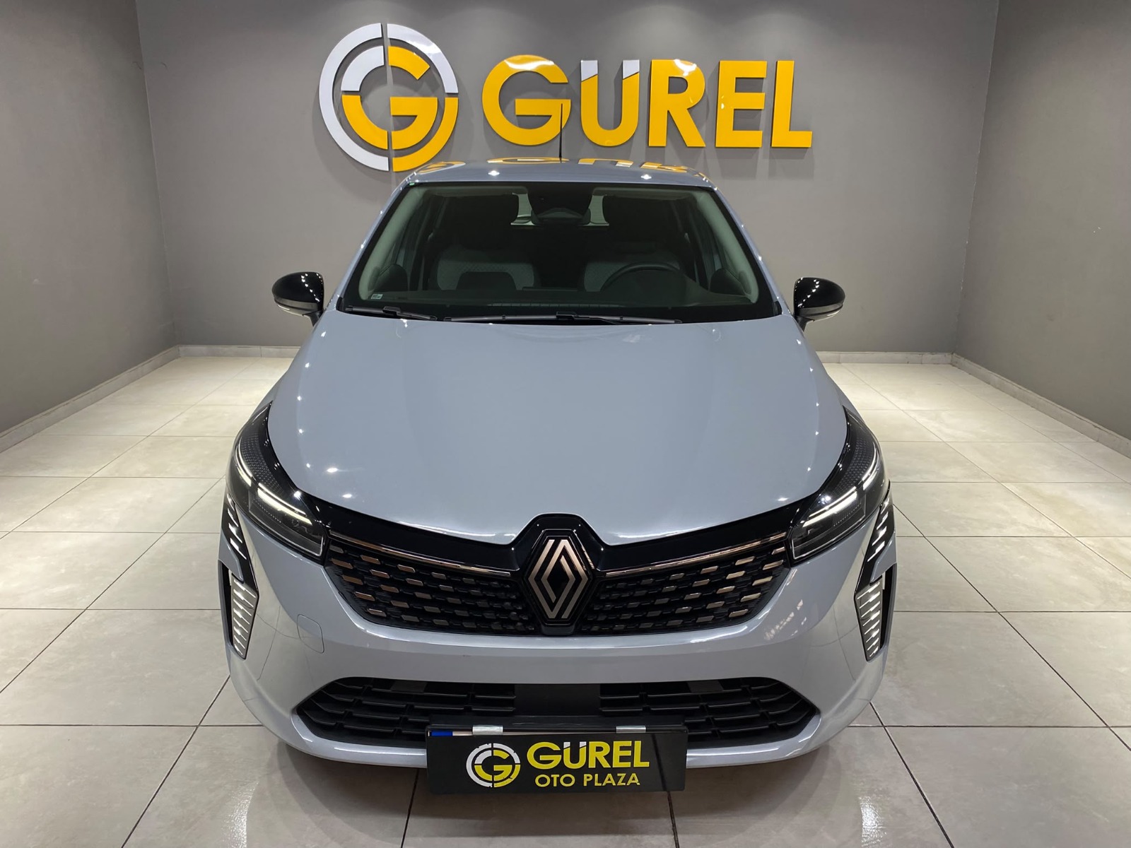 2026 Benzin Otomatik Renault Clio Gri Gürel Tasarım Aksesuar Otomotiv San. Tic. Ltd. Şti.