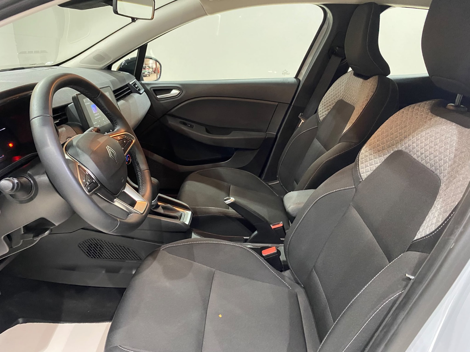 2026 Benzin Otomatik Renault Clio Gri Gürel Tasarım Aksesuar Otomotiv San. Tic. Ltd. Şti.