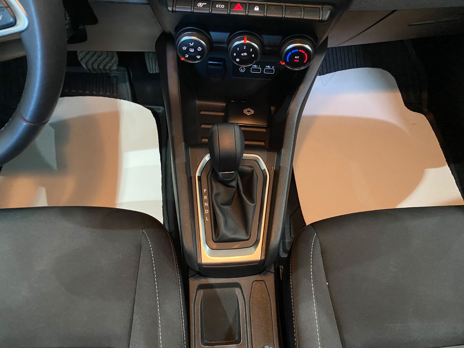 2026 Benzin Otomatik Renault Clio Gri Gürel Tasarım Aksesuar Otomotiv San. Tic. Ltd. Şti.