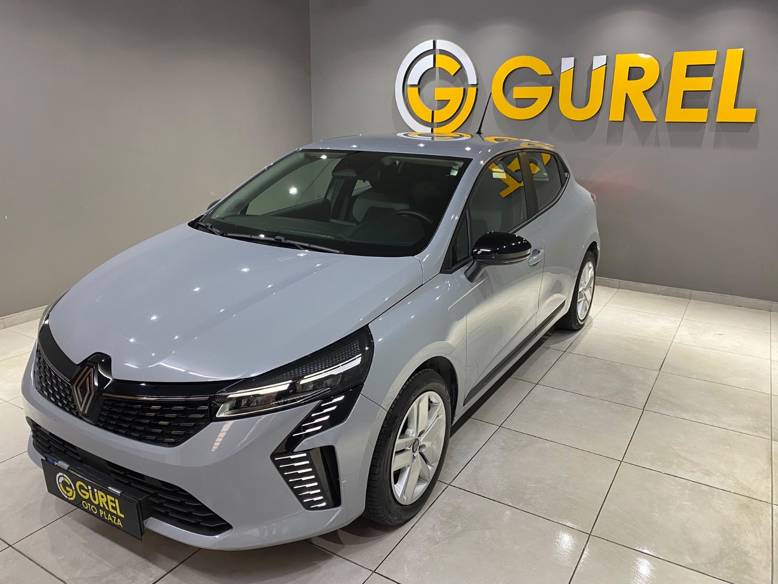 2026 Benzin Otomatik Renault Clio Gri Gürel Tasarım Aksesuar Otomotiv San. Tic. Ltd. Şti.