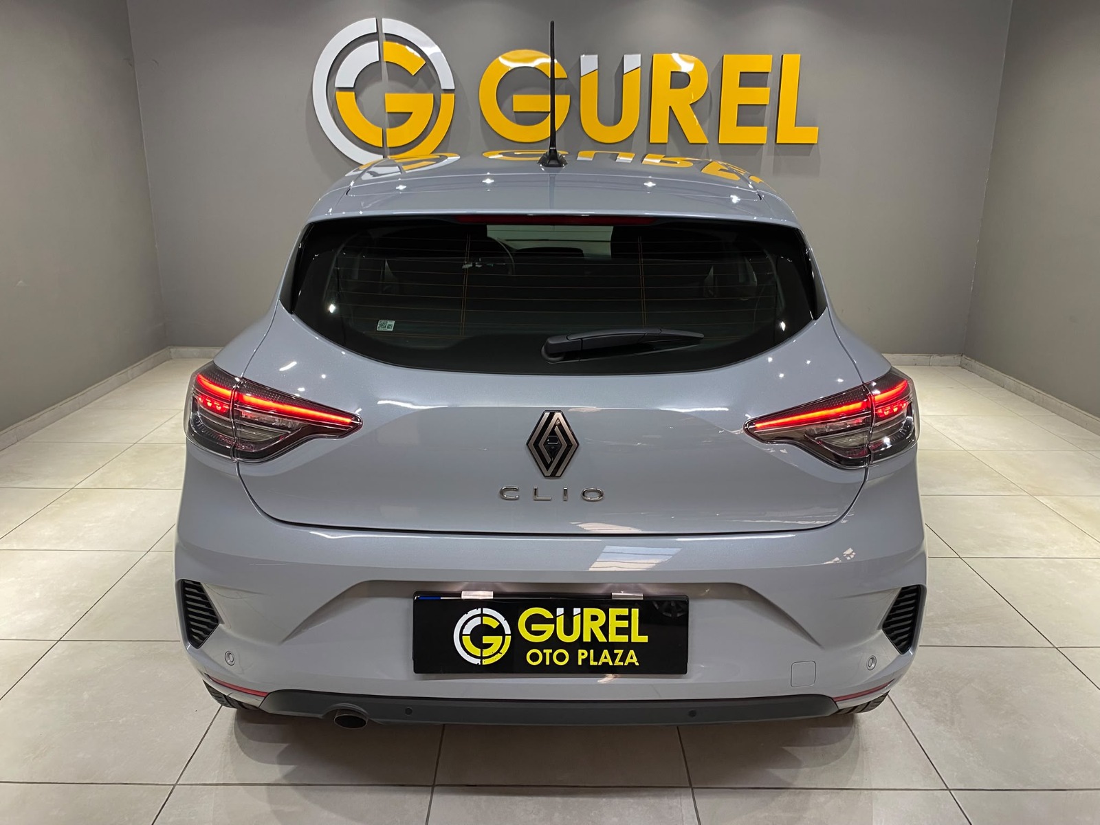 2026 Benzin Otomatik Renault Clio Gri Gürel Tasarım Aksesuar Otomotiv San. Tic. Ltd. Şti.