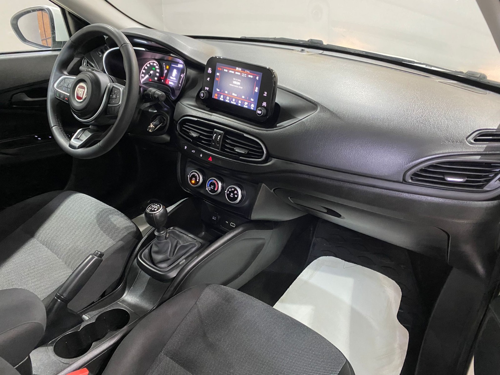 2023 Benzin Manuel Fiat Egea Beyaz Gürel Tasarım Aksesuar Otomotiv San. Tic. Ltd. Şti.