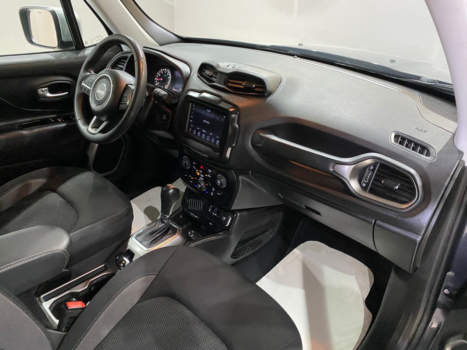 2022 Benzin Otomatik Jeep Renegade Gri Gürel Tasarım Aksesuar Otomotiv San. Tic. Ltd. Şti.
