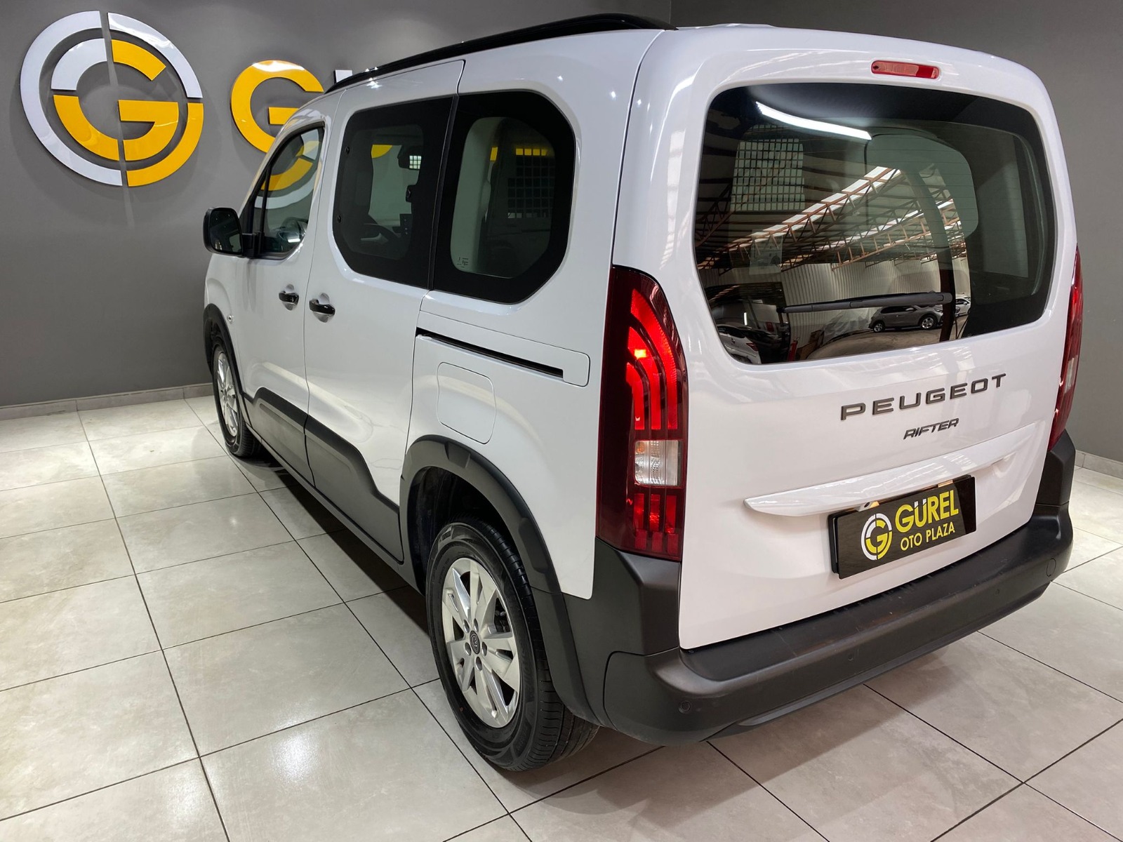 2025 Dizel Otomatik Peugeot Rifter Beyaz Gürel Tasarım Aksesuar Otomotiv San. Tic. Ltd. Şti.