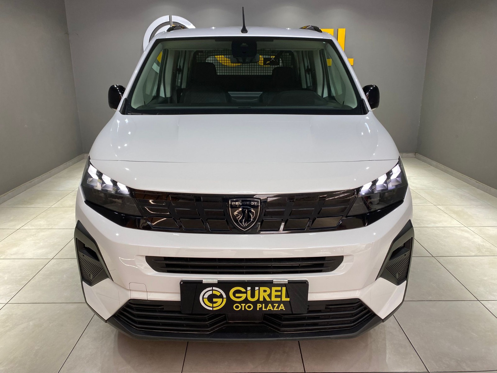 2025 Dizel Otomatik Peugeot Rifter Beyaz Gürel Tasarım Aksesuar Otomotiv San. Tic. Ltd. Şti.