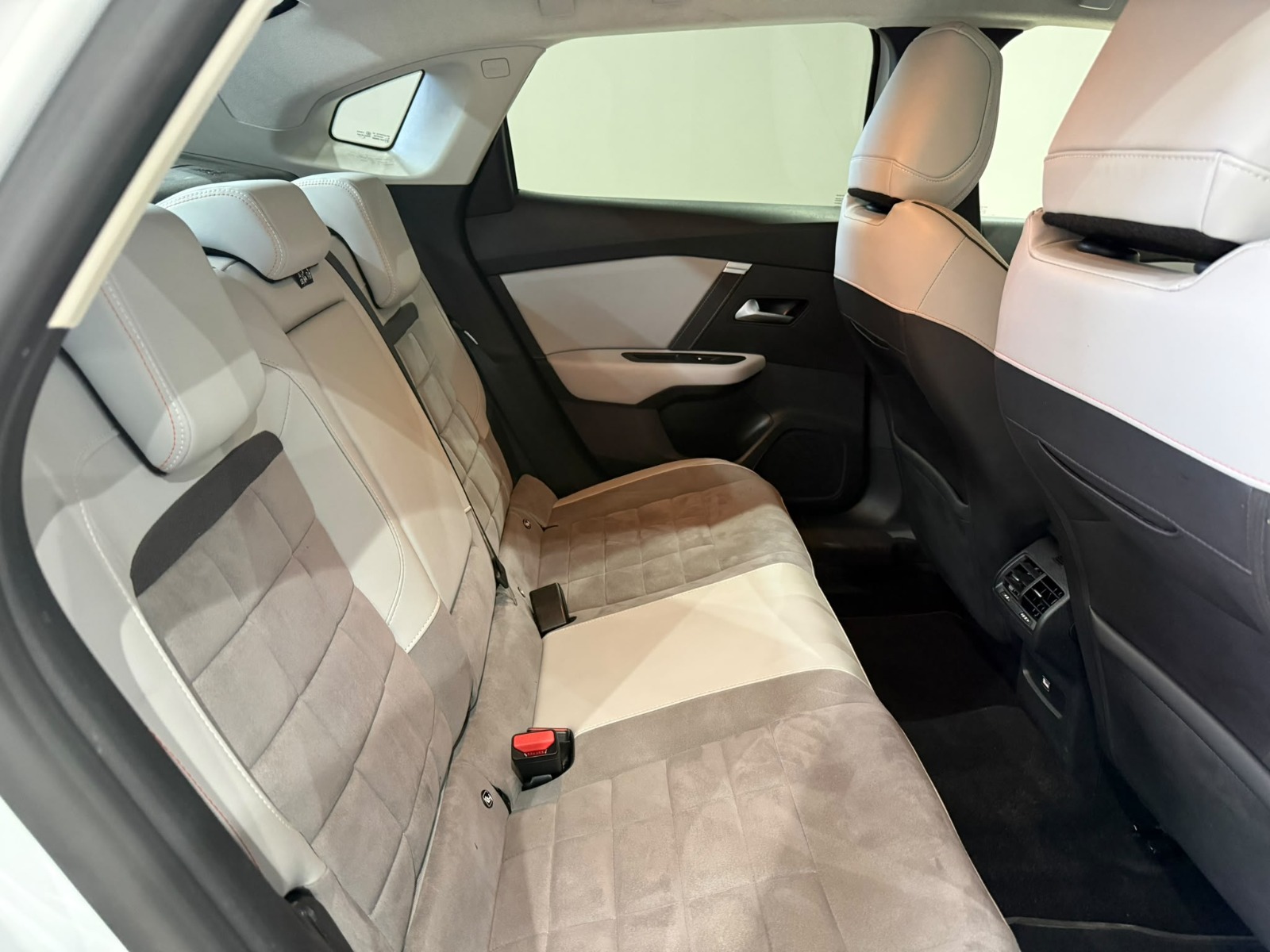 2024 Benzin Otomatik Citroen C4 X  Beyaz Gürel Tasarım Aksesuar Otomotiv San. Tic. Ltd. Şti.