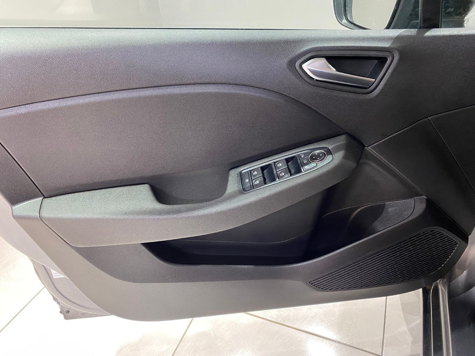 2025 Benzin Otomatik Renault Clio Gri Gürel Tasarım Aksesuar Otomotiv San. Tic. Ltd. Şti.