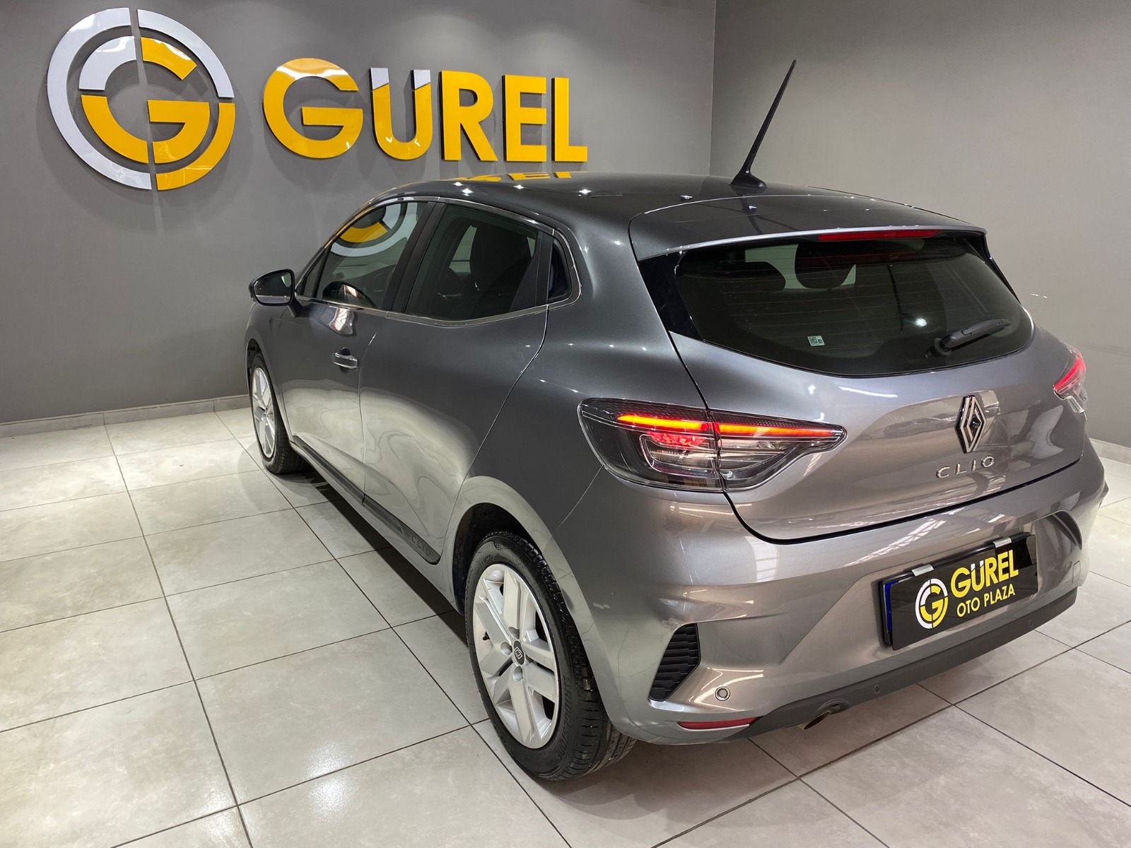2025 Benzin Otomatik Renault Clio Gri Gürel Tasarım Aksesuar Otomotiv San. Tic. Ltd. Şti.