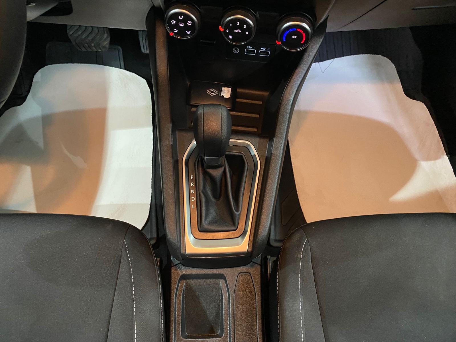 2025 Benzin Otomatik Renault Clio Gri Gürel Tasarım Aksesuar Otomotiv San. Tic. Ltd. Şti.