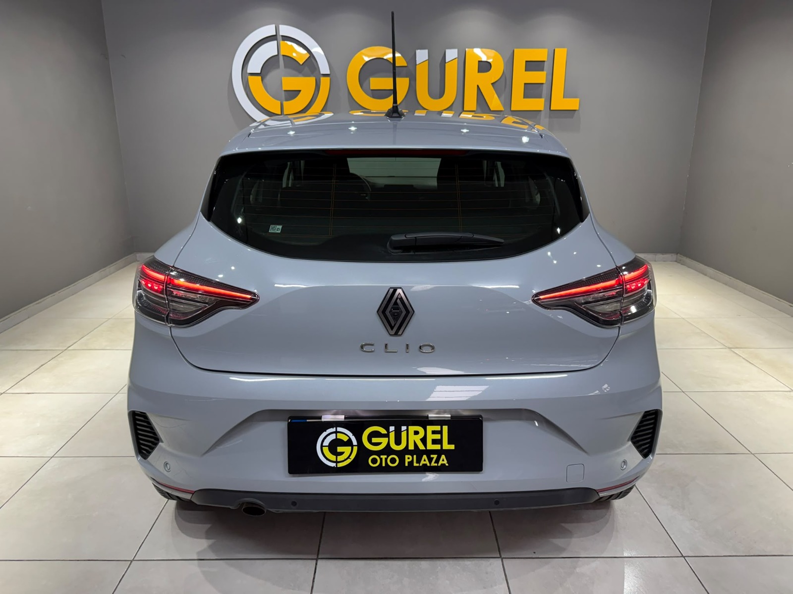 2026 Benzin Otomatik Renault Clio Gri Gürel Tasarım Aksesuar Otomotiv San. Tic. Ltd. Şti.