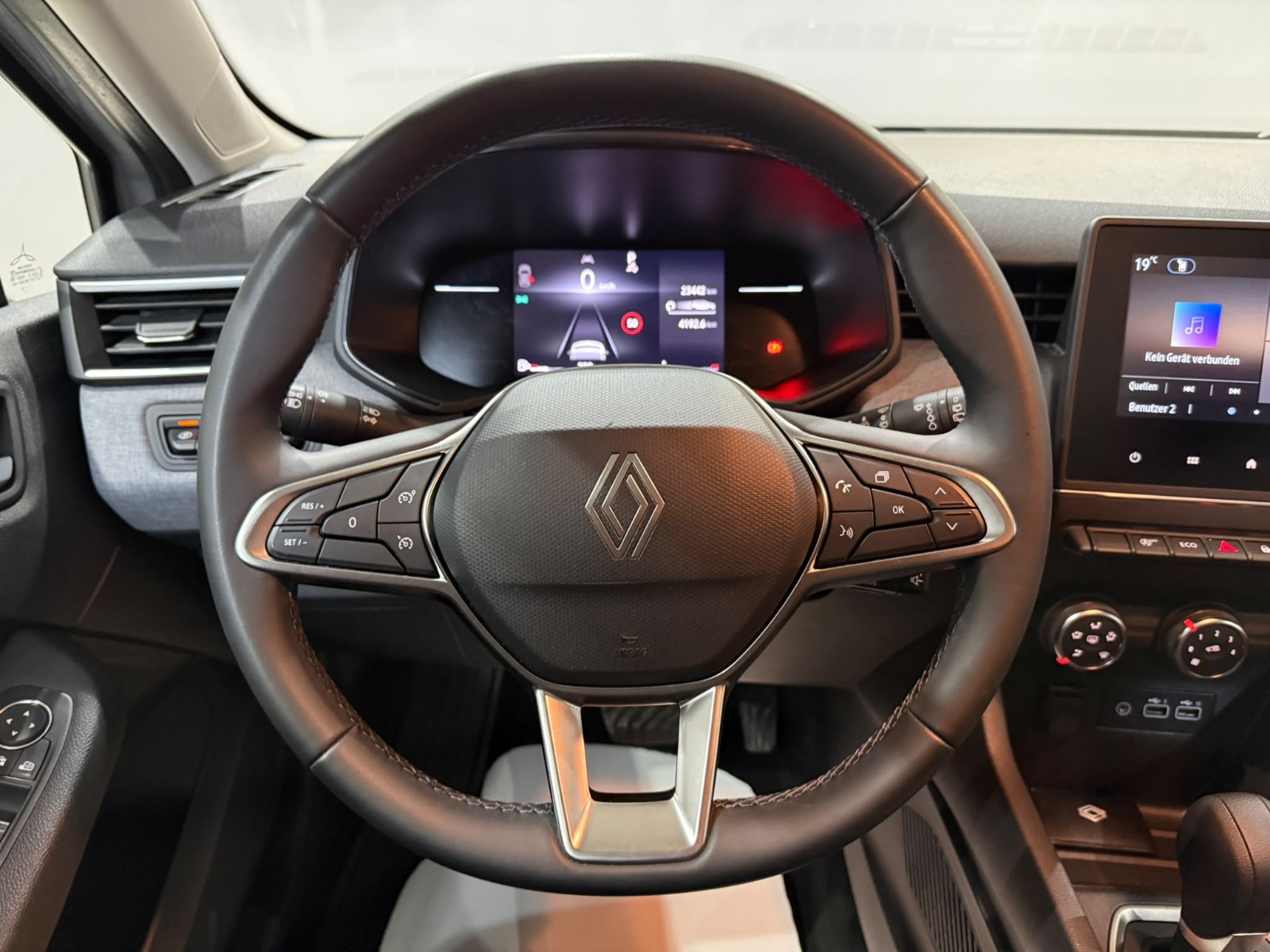 2026 Benzin Otomatik Renault Clio Gri Gürel Tasarım Aksesuar Otomotiv San. Tic. Ltd. Şti.