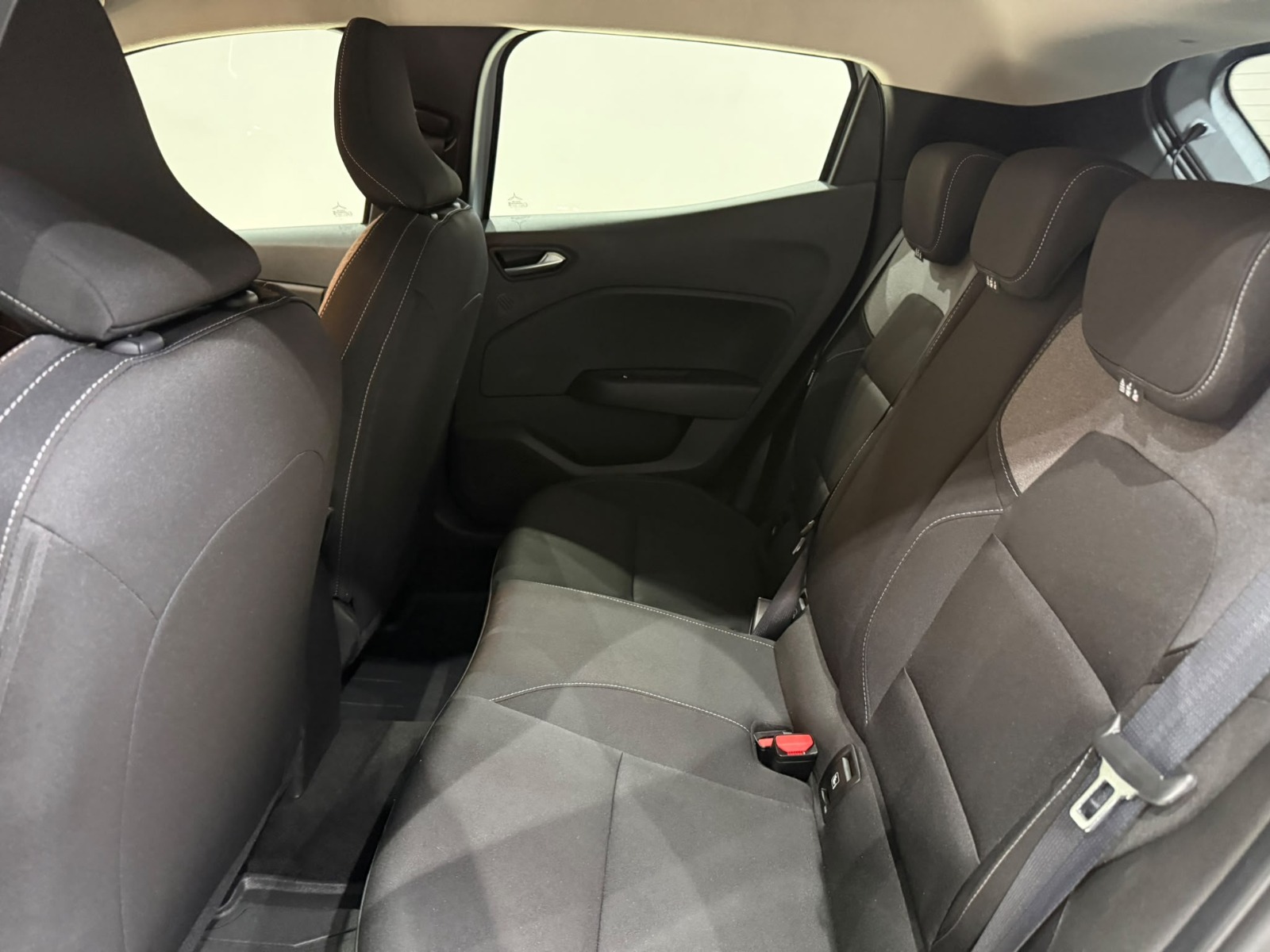 2026 Benzin Otomatik Renault Clio Gri Gürel Tasarım Aksesuar Otomotiv San. Tic. Ltd. Şti.