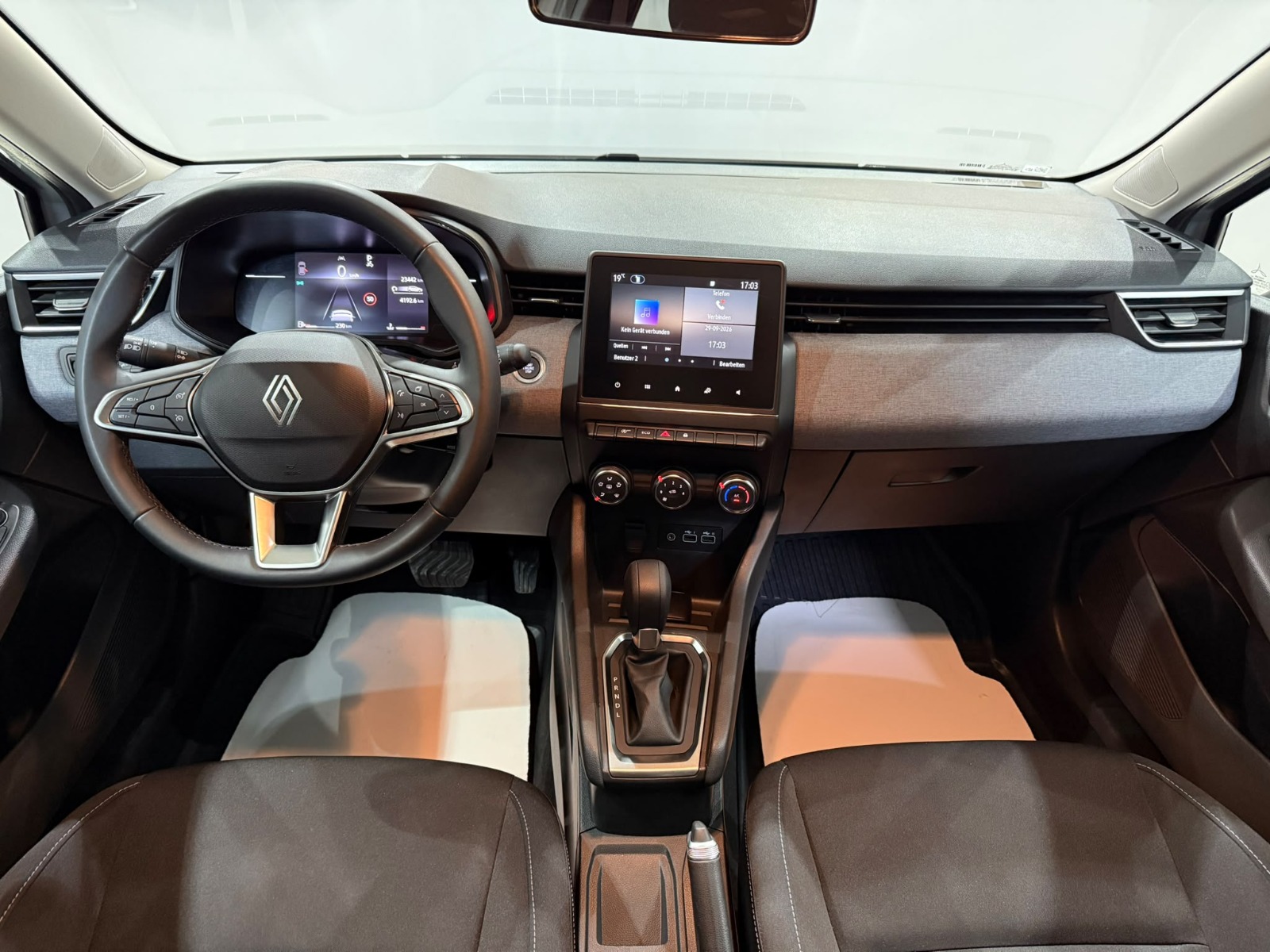 2026 Benzin Otomatik Renault Clio Gri Gürel Tasarım Aksesuar Otomotiv San. Tic. Ltd. Şti.