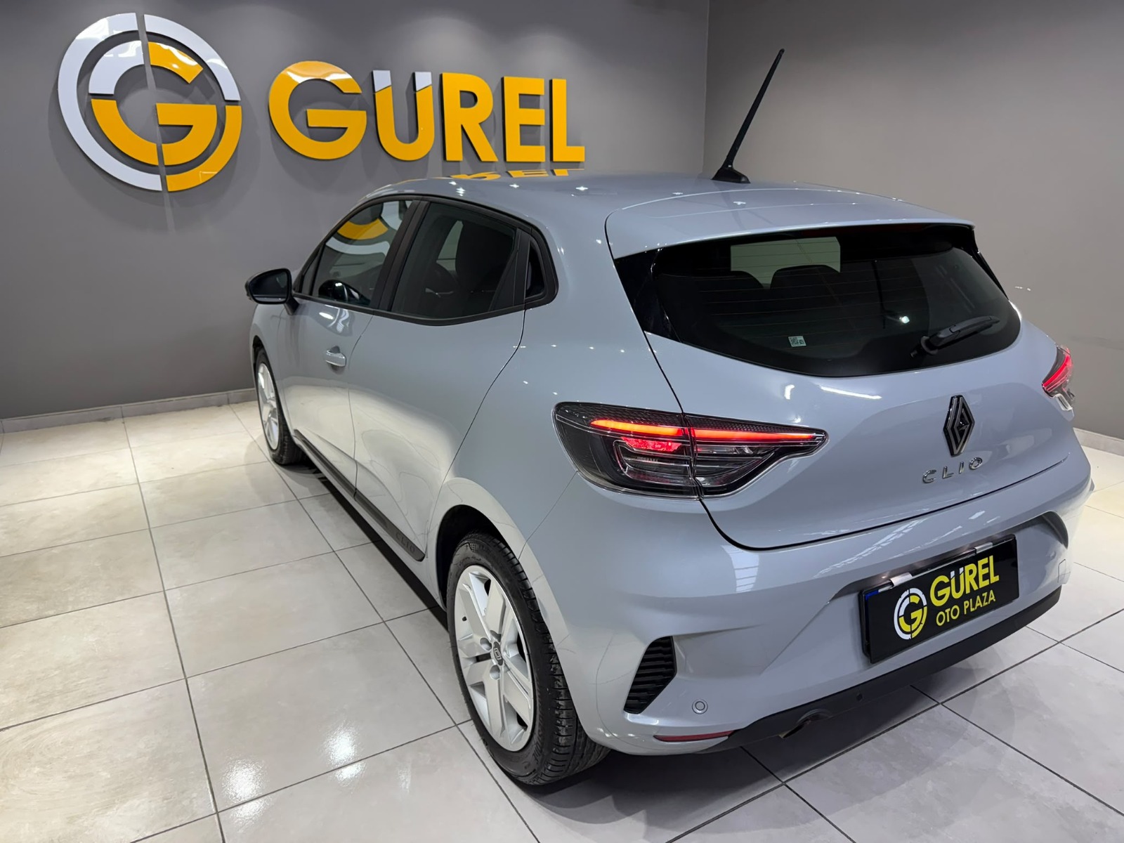 2026 Benzin Otomatik Renault Clio Gri Gürel Tasarım Aksesuar Otomotiv San. Tic. Ltd. Şti.