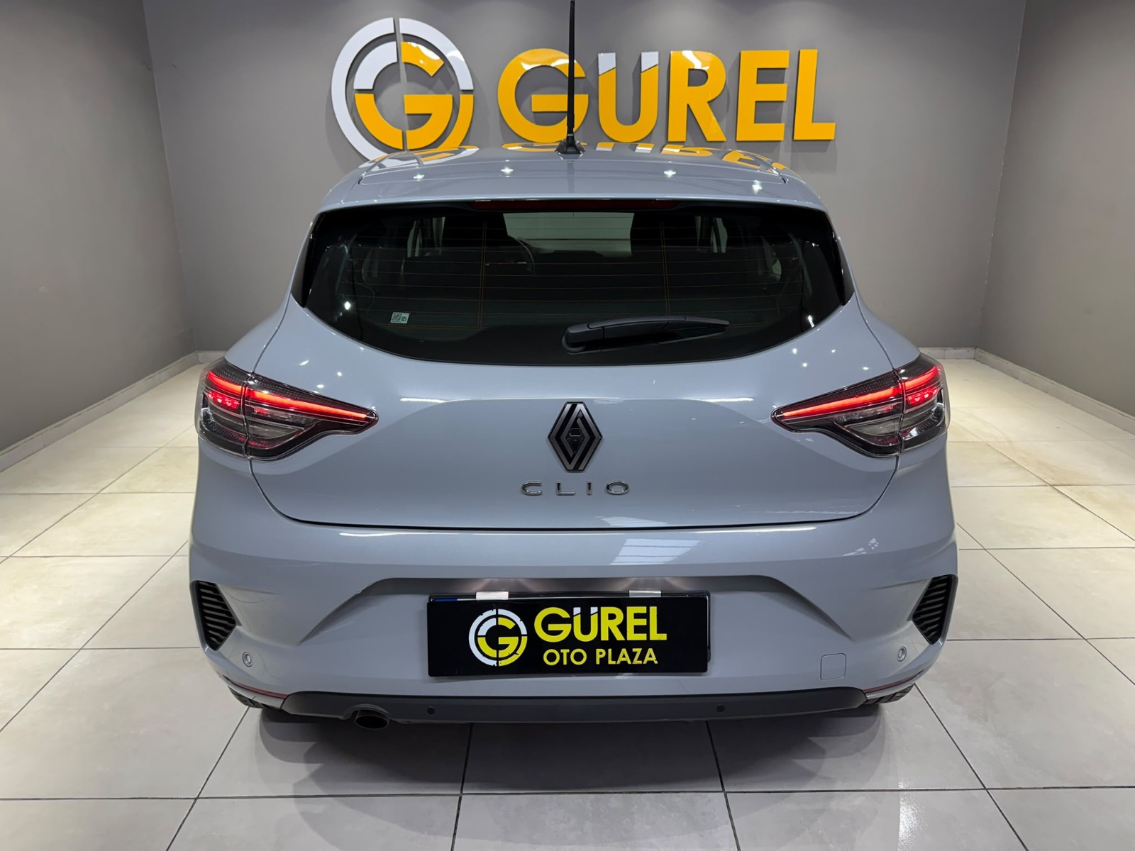 2026 Benzin Otomatik Renault Clio Gri Gürel Tasarım Aksesuar Otomotiv San. Tic. Ltd. Şti.