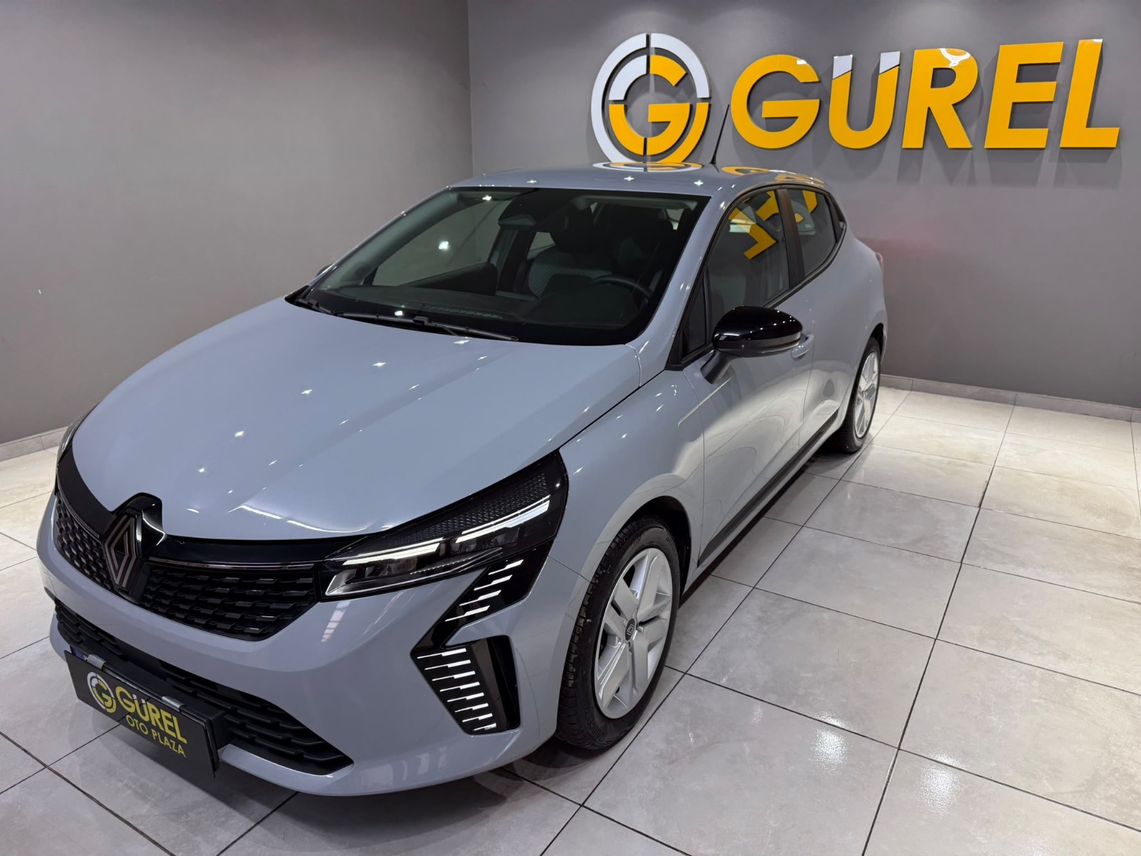 2026 Benzin Otomatik Renault Clio Gri Gürel Tasarım Aksesuar Otomotiv San. Tic. Ltd. Şti.
