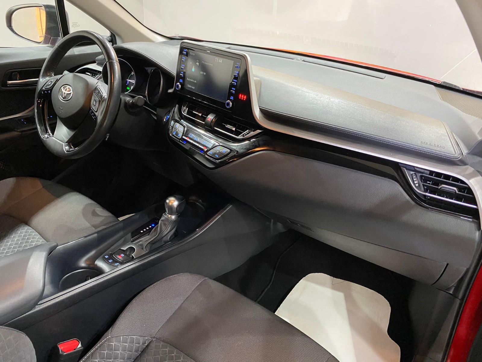 2020 Hybrid Otomatik Toyota C-HR Kırmızı Gürel Tasarım Aksesuar Otomotiv San. Tic. Ltd. Şti.