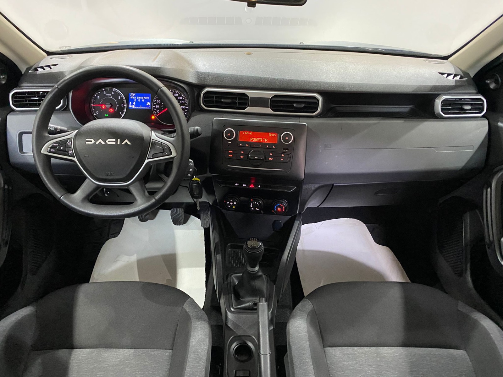 2022 Benzin Manuel Dacia Duster Gri Gürel Tasarım Aksesuar Otomotiv San. Tic. Ltd. Şti.