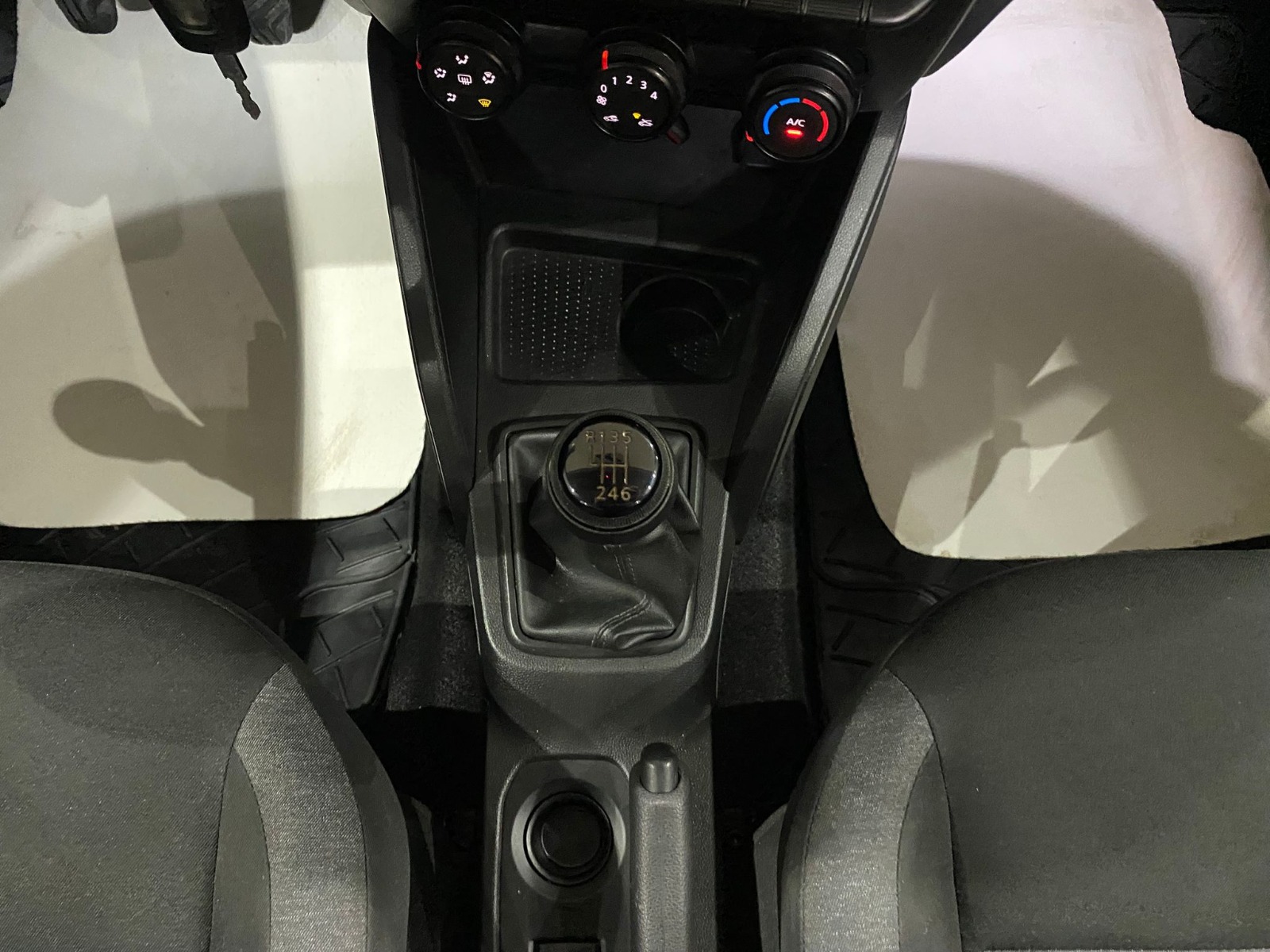 2022 Benzin Manuel Dacia Duster Gri Gürel Tasarım Aksesuar Otomotiv San. Tic. Ltd. Şti.