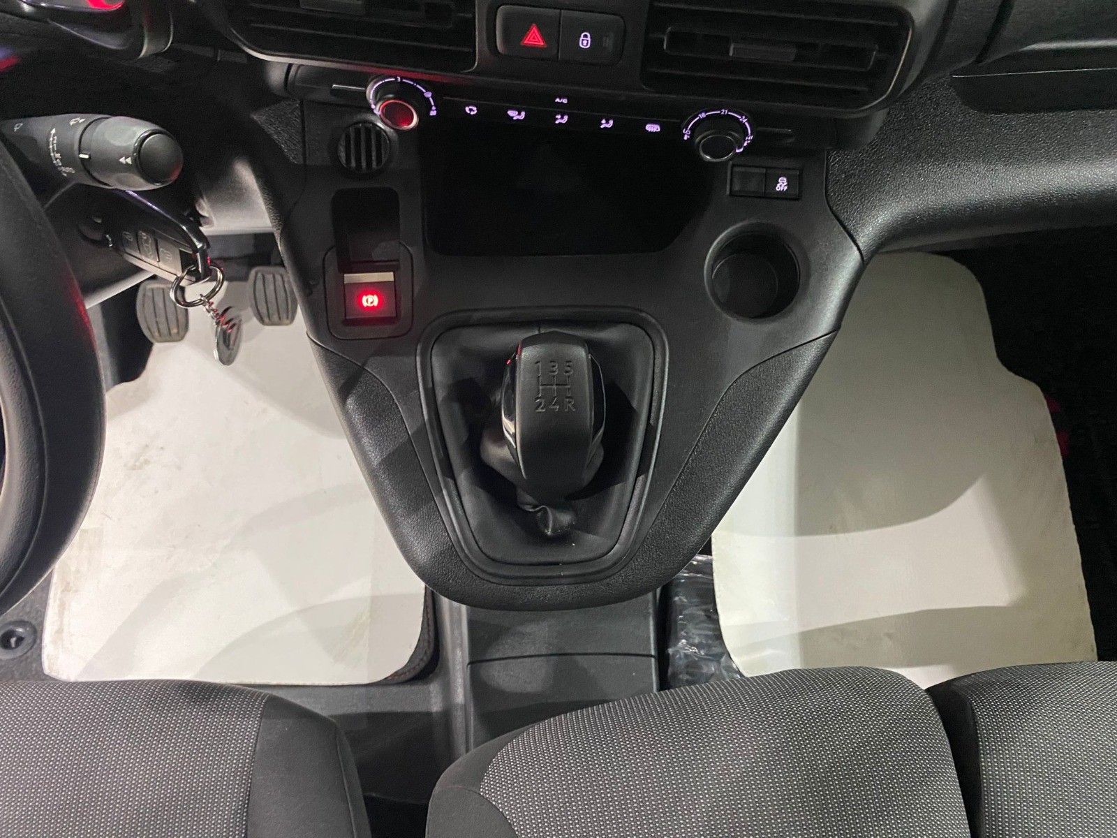 2020 Dizel Manuel Citroen Berlingo Beyaz Gürel Tasarım Aksesuar Otomotiv San. Tic. Ltd. Şti.