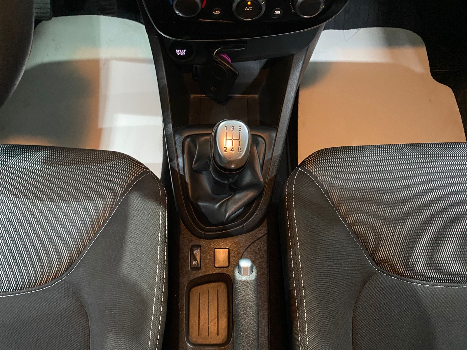 2019 Benzin Manuel Renault Clio Beyaz Gürel Tasarım Aksesuar Otomotiv San. Tic. Ltd. Şti.