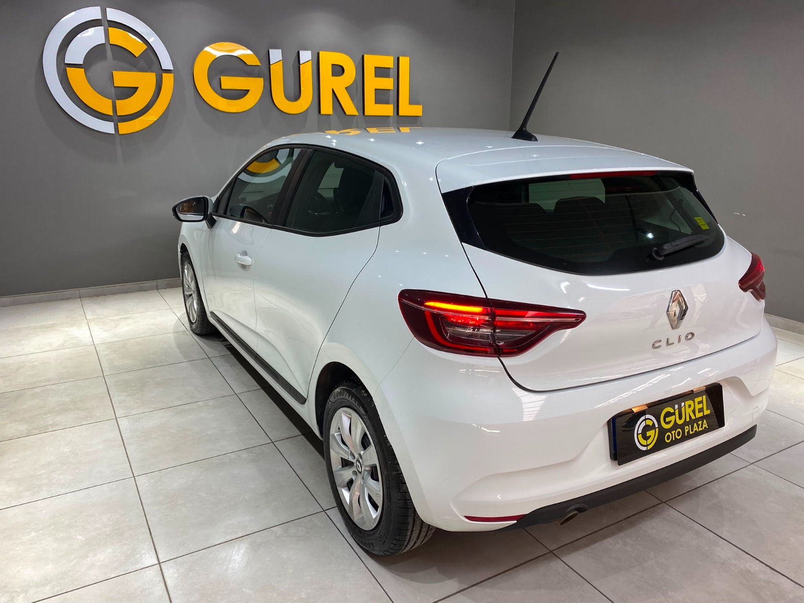 2021 Benzin Otomatik Renault Clio Beyaz Gürel Tasarım Aksesuar Otomotiv San. Tic. Ltd. Şti.