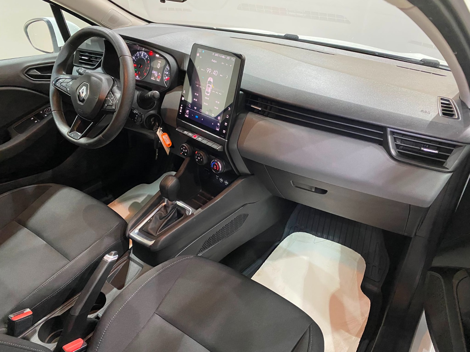 2021 Benzin Otomatik Renault Clio Beyaz Gürel Tasarım Aksesuar Otomotiv San. Tic. Ltd. Şti.