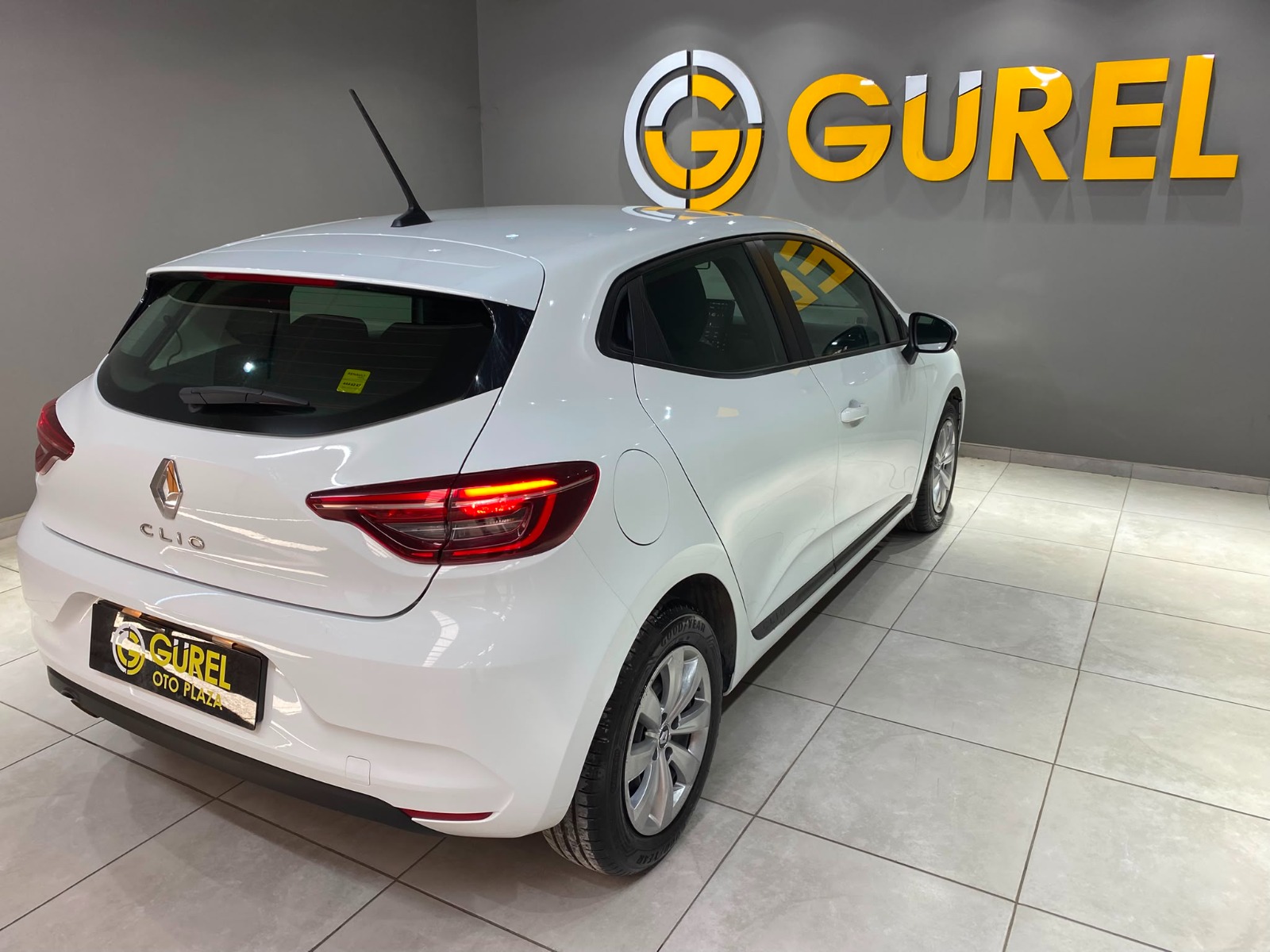 2021 Benzin Otomatik Renault Clio Beyaz Gürel Tasarım Aksesuar Otomotiv San. Tic. Ltd. Şti.
