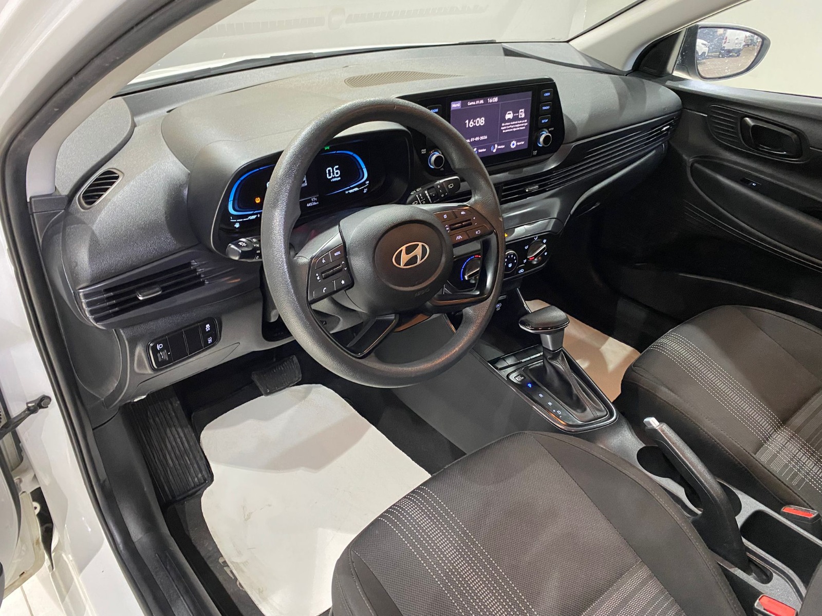 2024 Benzin Otomatik Hyundai i20 Beyaz Gürel Tasarım Aksesuar Otomotiv San. Tic. Ltd. Şti.