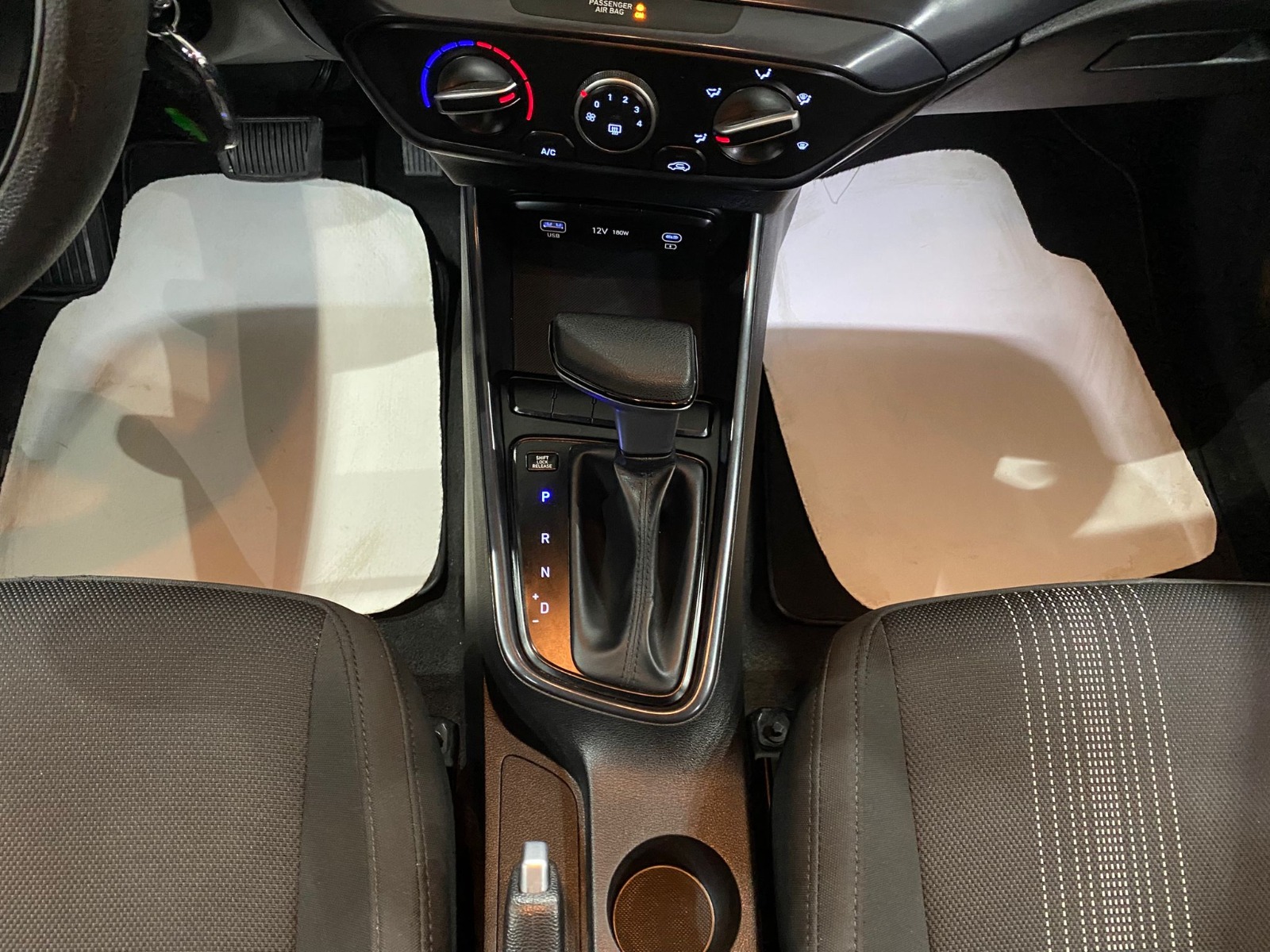 2024 Benzin Otomatik Hyundai i20 Beyaz Gürel Tasarım Aksesuar Otomotiv San. Tic. Ltd. Şti.