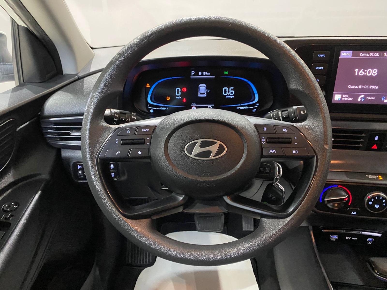 2024 Benzin Otomatik Hyundai i20 Beyaz Gürel Tasarım Aksesuar Otomotiv San. Tic. Ltd. Şti.