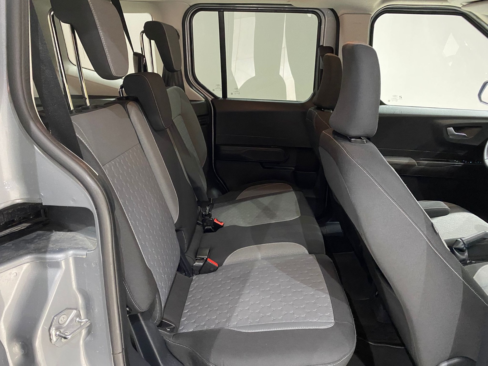 2025 Benzin Otomatik Ford Tourneo Courier Gri Gürel Tasarım Aksesuar Otomotiv San. Tic. Ltd. Şti.