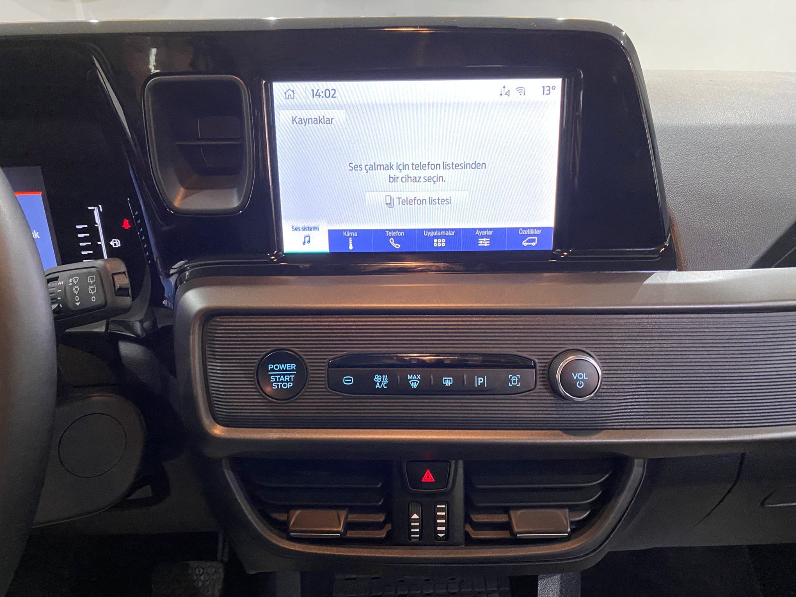 2025 Benzin Otomatik Ford Tourneo Courier Gri Gürel Tasarım Aksesuar Otomotiv San. Tic. Ltd. Şti.