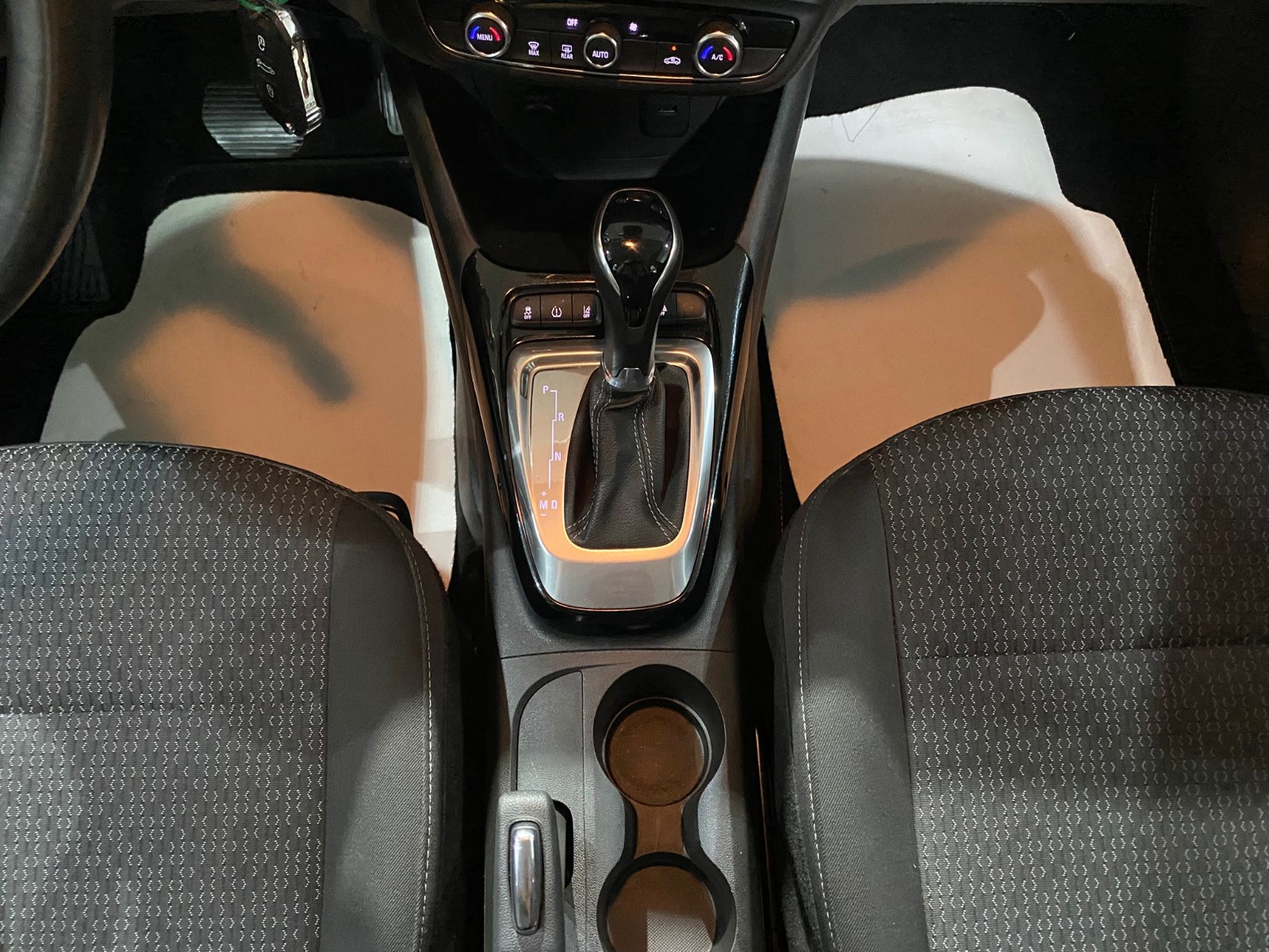 2023 Benzin Otomatik Opel Crossland Siyah Gürel Tasarım Aksesuar Otomotiv San. Tic. Ltd. Şti.
