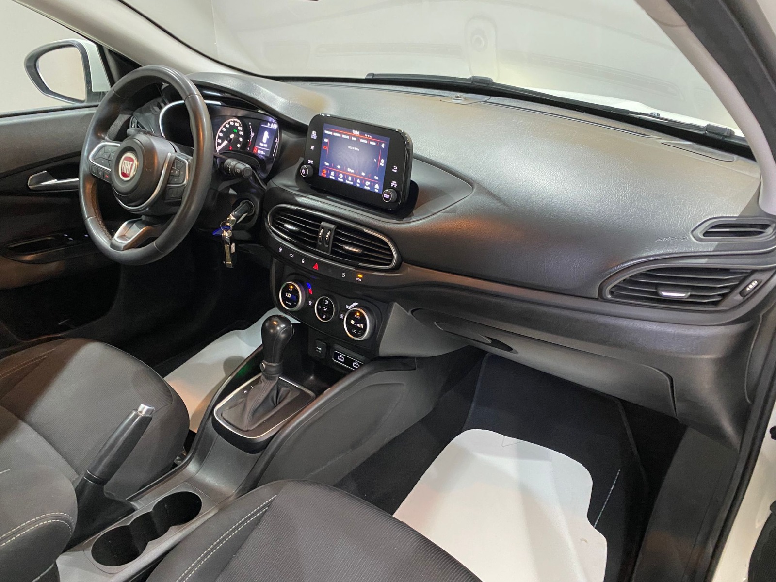 2022 Dizel Otomatik Fiat Egea Beyaz Gürel Tasarım Aksesuar Otomotiv San. Tic. Ltd. Şti.