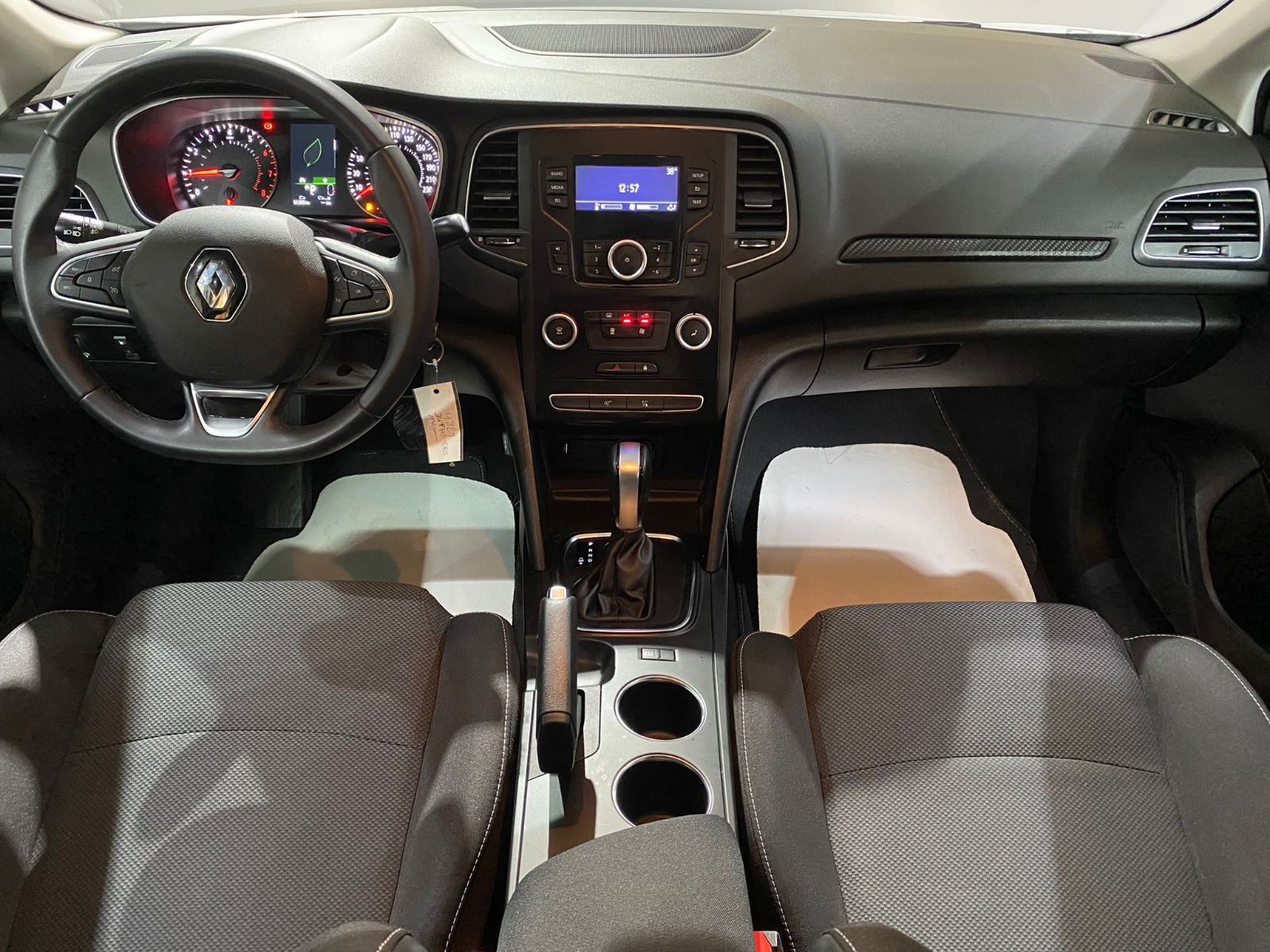 2022 Benzin Otomatik Renault Megane Beyaz Gürel Tasarım Aksesuar Otomotiv San. Tic. Ltd. Şti.