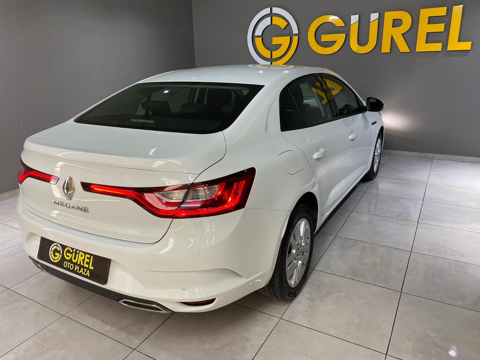 2022 Benzin Otomatik Renault Megane Beyaz Gürel Tasarım Aksesuar Otomotiv San. Tic. Ltd. Şti.