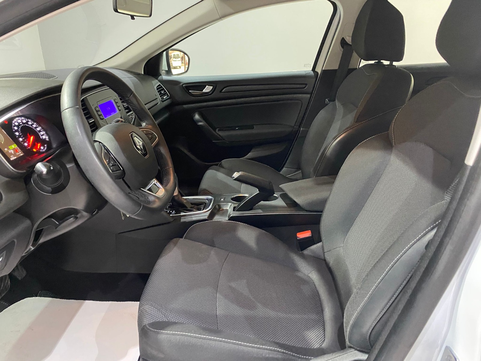 2022 Benzin Otomatik Renault Megane Beyaz Gürel Tasarım Aksesuar Otomotiv San. Tic. Ltd. Şti.