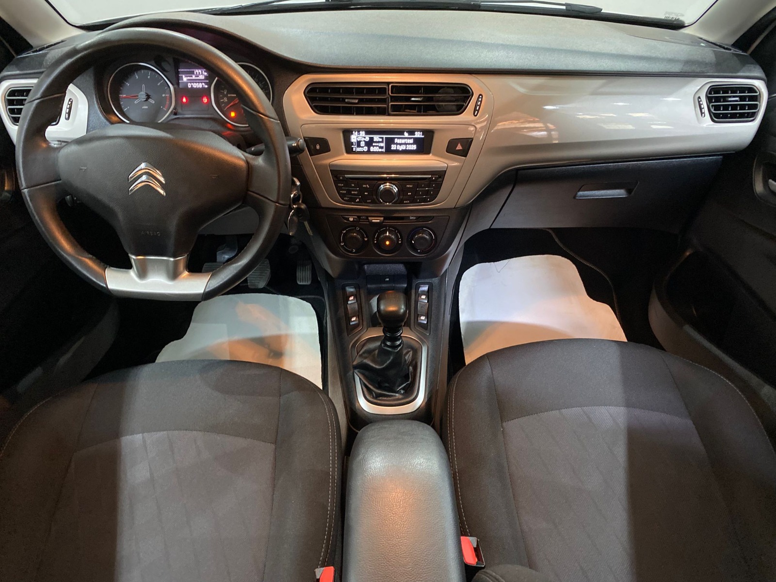 TaksitliOto.Net | 2.El Citroen C-Elysee Sedan 1.5 BlueHDI Feel | Manuel & Dizel | Beyaz | İzmir.2el 2022 Dizel Manuel Citroen C-Elysee Beyaz Gürel Tasarım Aksesuar Otomotiv San. Tic. Ltd. Şti.