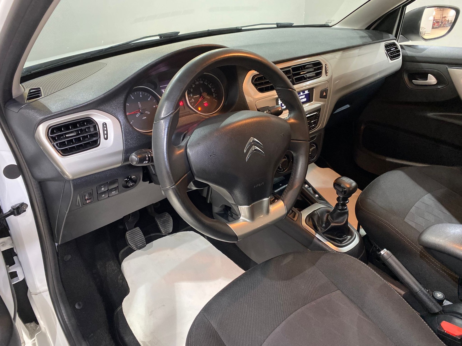 TaksitliOto.Net | 2.El Citroen C-Elysee Sedan 1.5 BlueHDI Feel | Manuel & Dizel | Beyaz | İzmir.2el 2022 Dizel Manuel Citroen C-Elysee Beyaz Gürel Tasarım Aksesuar Otomotiv San. Tic. Ltd. Şti.